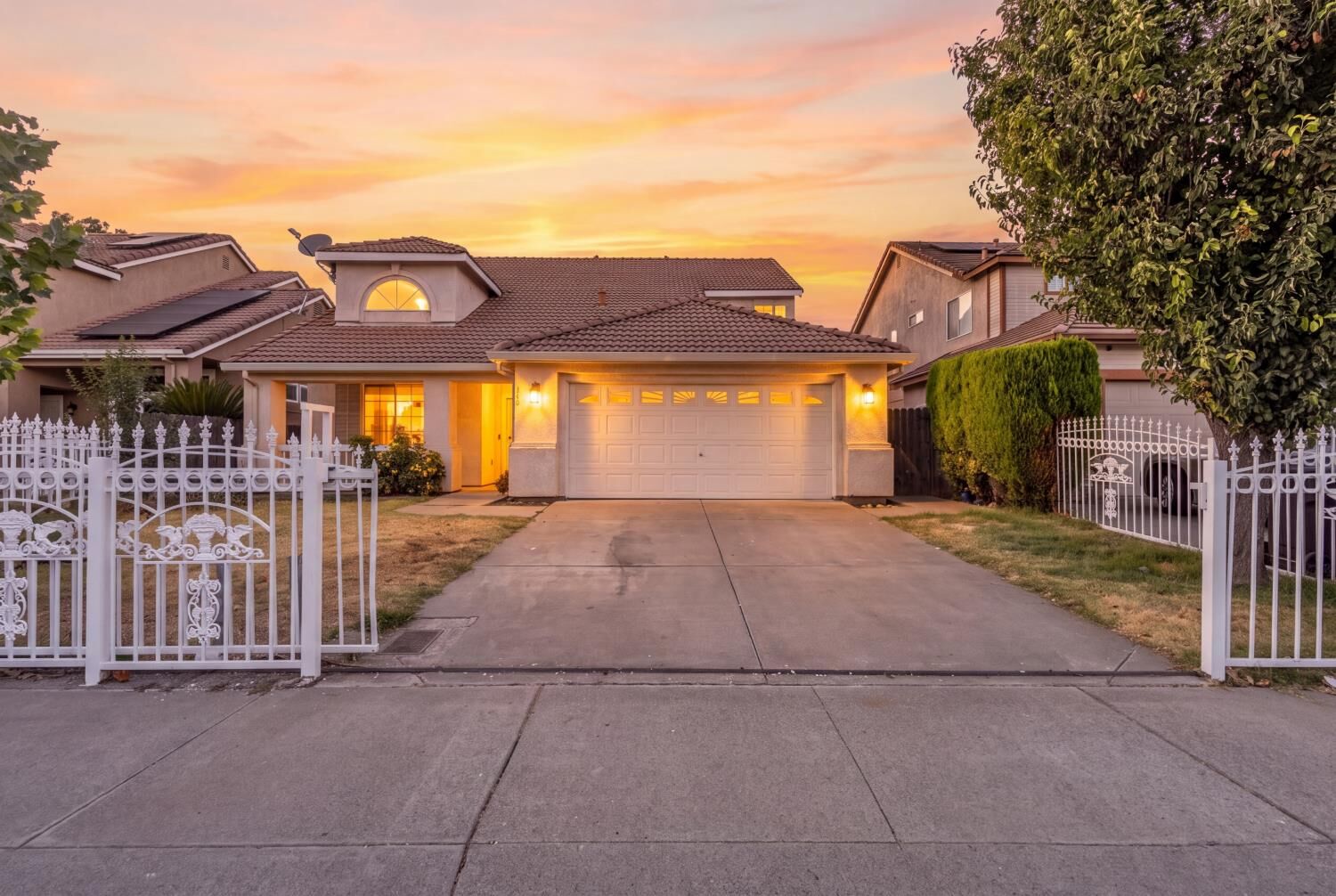 Property Photo:  1207 William Moss Boulevard  CA 95206 