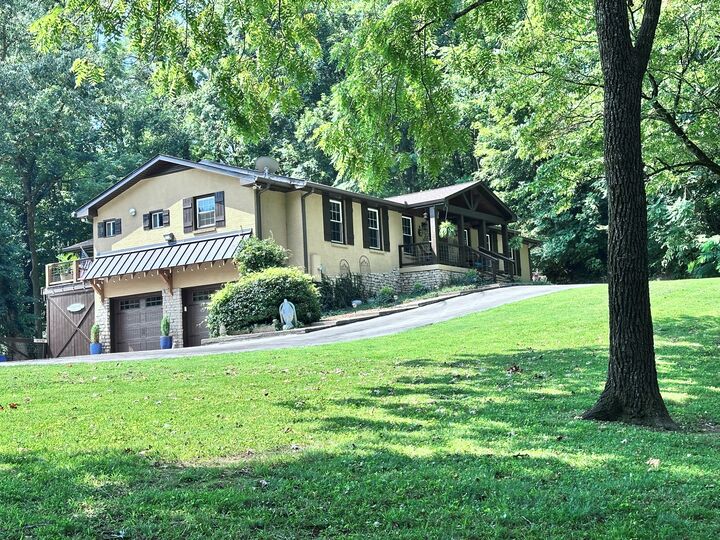 Property Photo:  2531 Goose Creek Byp  TN 37064 