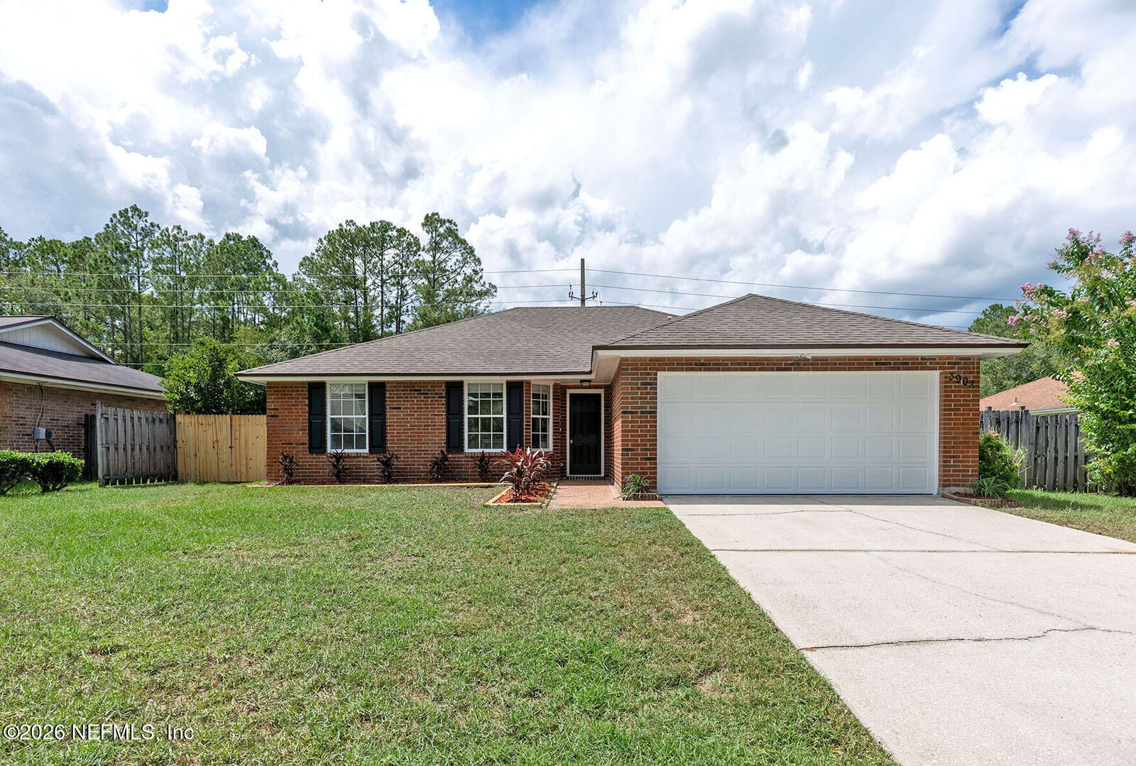 Property Photo:  3902 Hunters Lake Circle W  FL 32210 