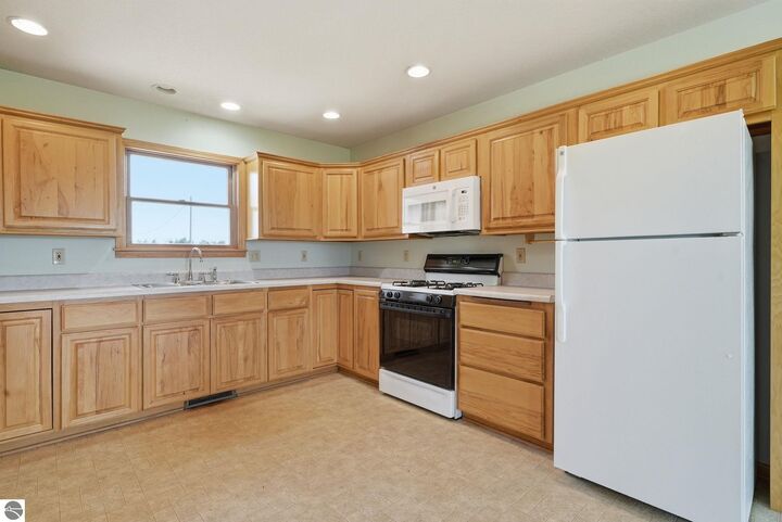 Property Photo: 11650 S Burkett Road MI 49665