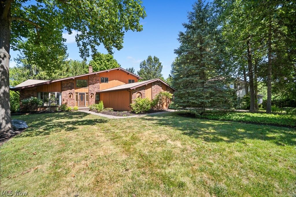Property Photo:  6551 Queens Way  OH 44141 