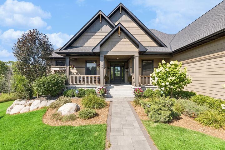 Property Photo: 607 Heritage Place MN 55082