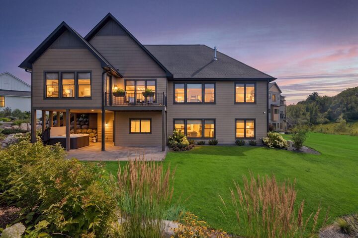 Property Photo:  607 Heritage Place  MN 55082 