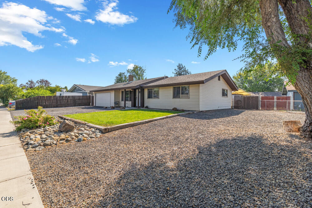 Property Photo:  4241 Myrtlewood Drive  OR 97603 