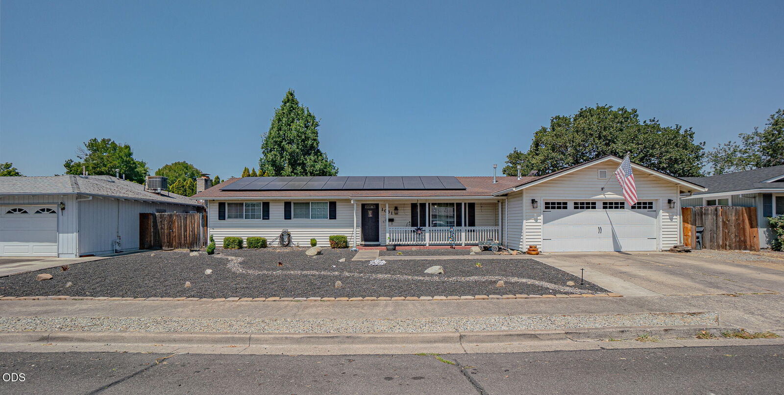 Property Photo: 1031 Temple Drive OR 97502