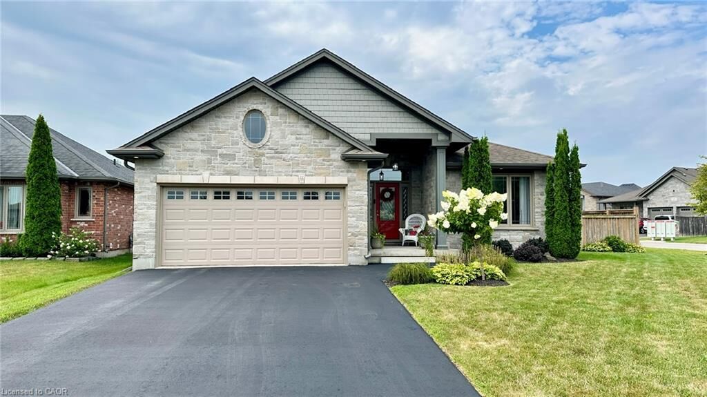 Property Photo: 66 Driftwood Drive ON N3Y 0B4
