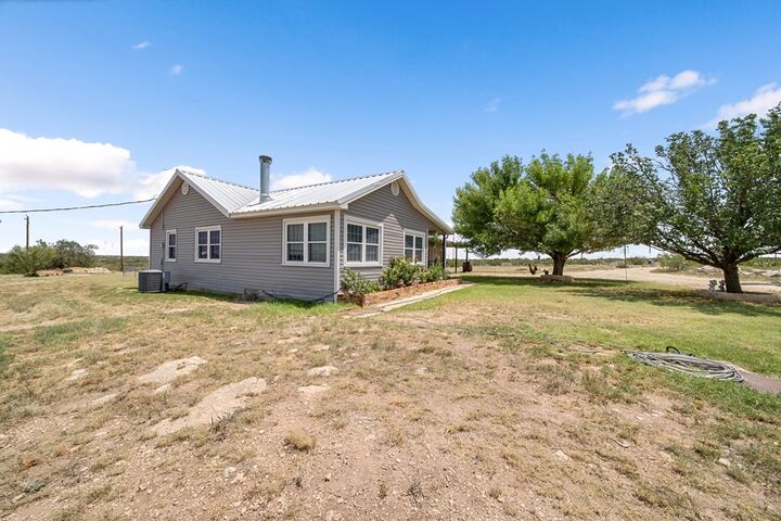 Property Photo: 1111 Brian Rd TX 79720