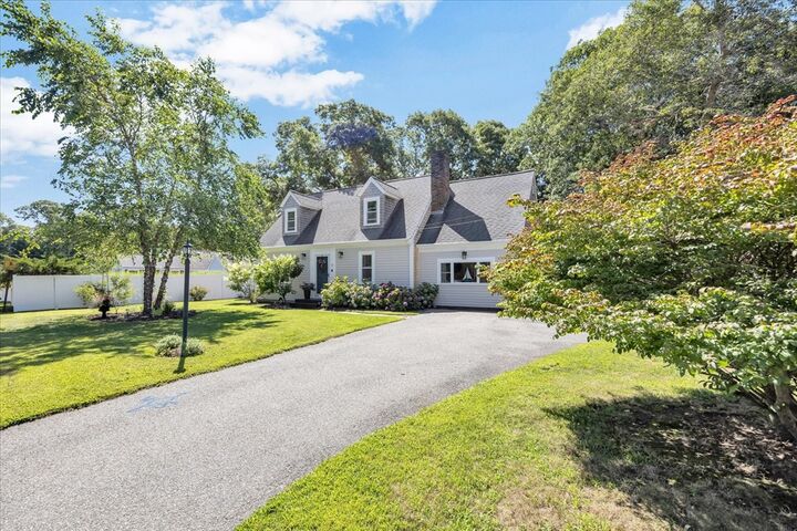 Property Photo:  7 Fernwood Ave  MA 02601 