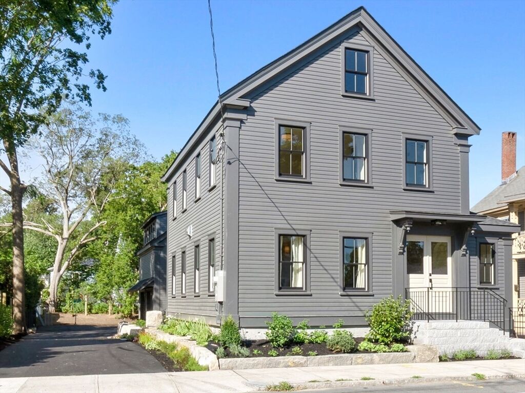 Property Photo:  287 Merrimac St  MA 01950 