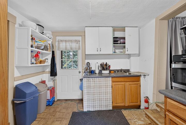Property Photo: 542-R Wanoosnoc Rd MA 01420