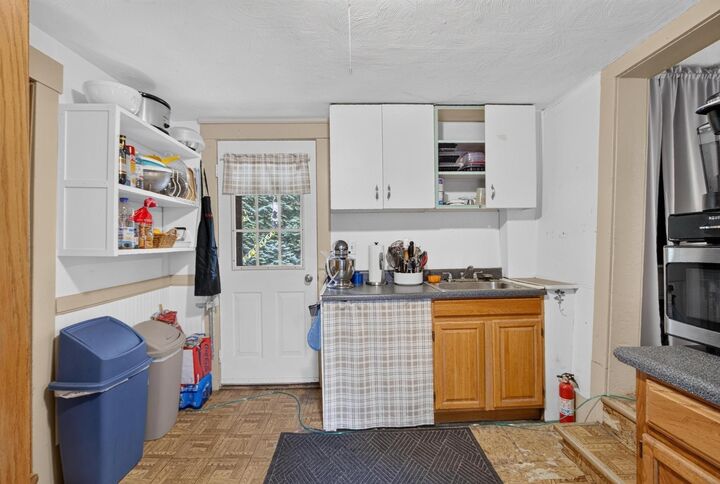 Property Photo:  542-R Wanoosnoc Rd  MA 01420 
