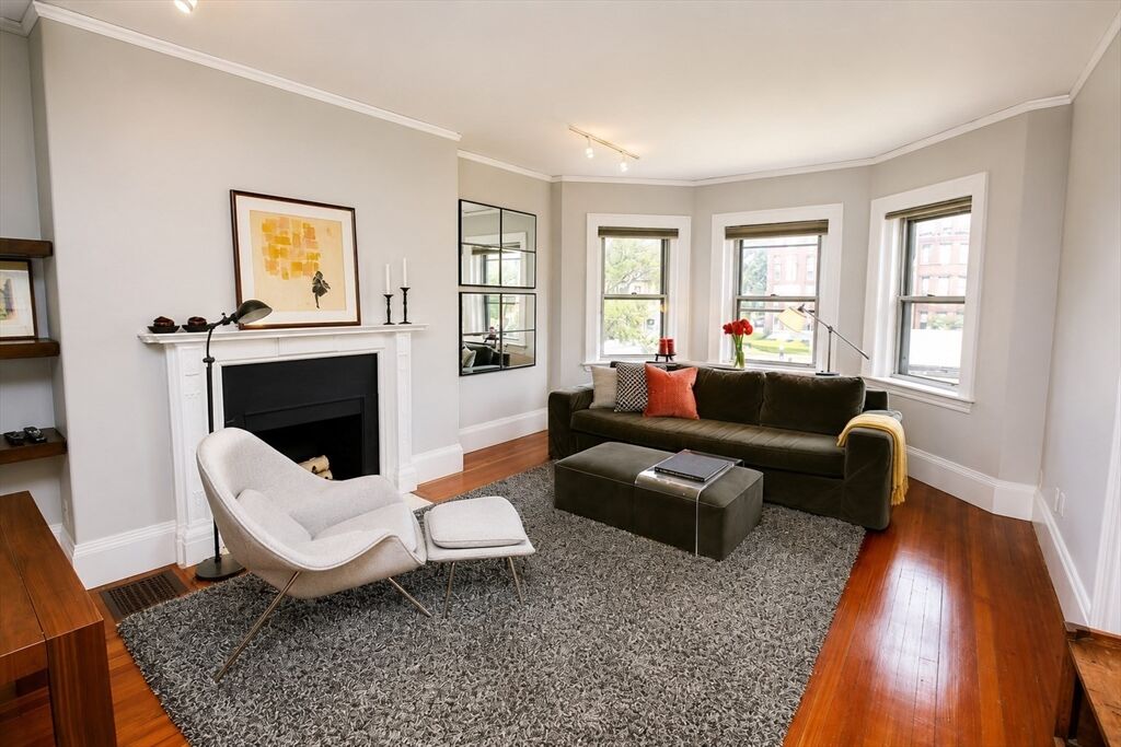 Property Photo:  919 Beacon St 2  MA 02215 