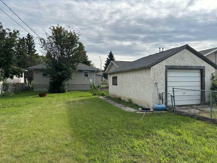 Property Photo: 5010 44 Avenue AB T4J 1J6