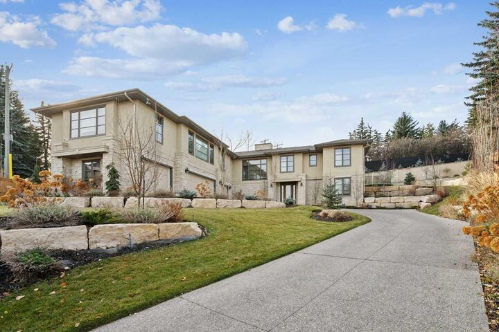 Property Photo: 215 Patton Court SW AB T2V 5G4