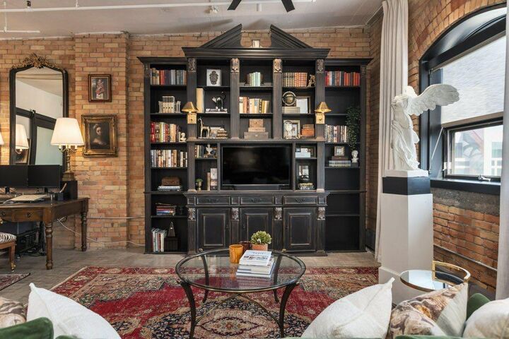 Property Photo: 240 11 Avenue SW 603 AB T2R 0C3