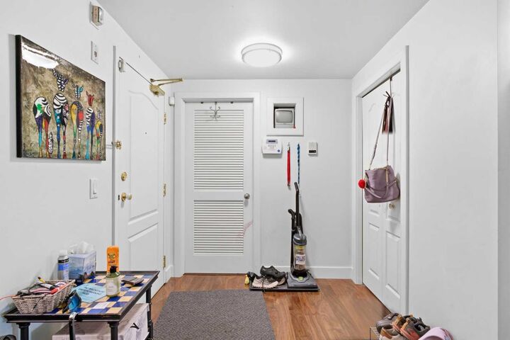 Property Photo: 114 15 Avenue SW 108 AB T2R 0P5