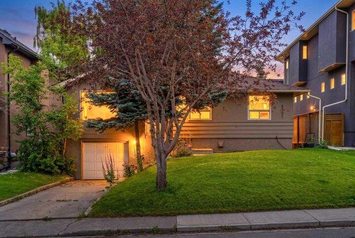 3042 28 Street SW — photo 1