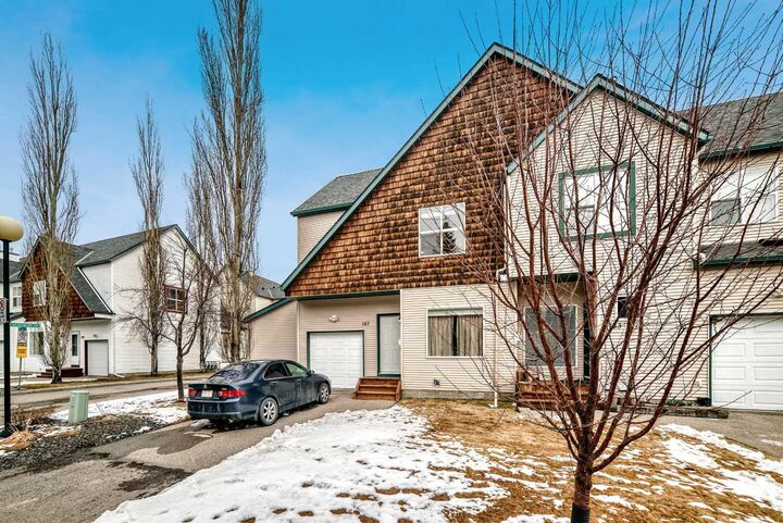 Photo de la propriété: 187 Bridlewood View SW AB T2Y 3X7