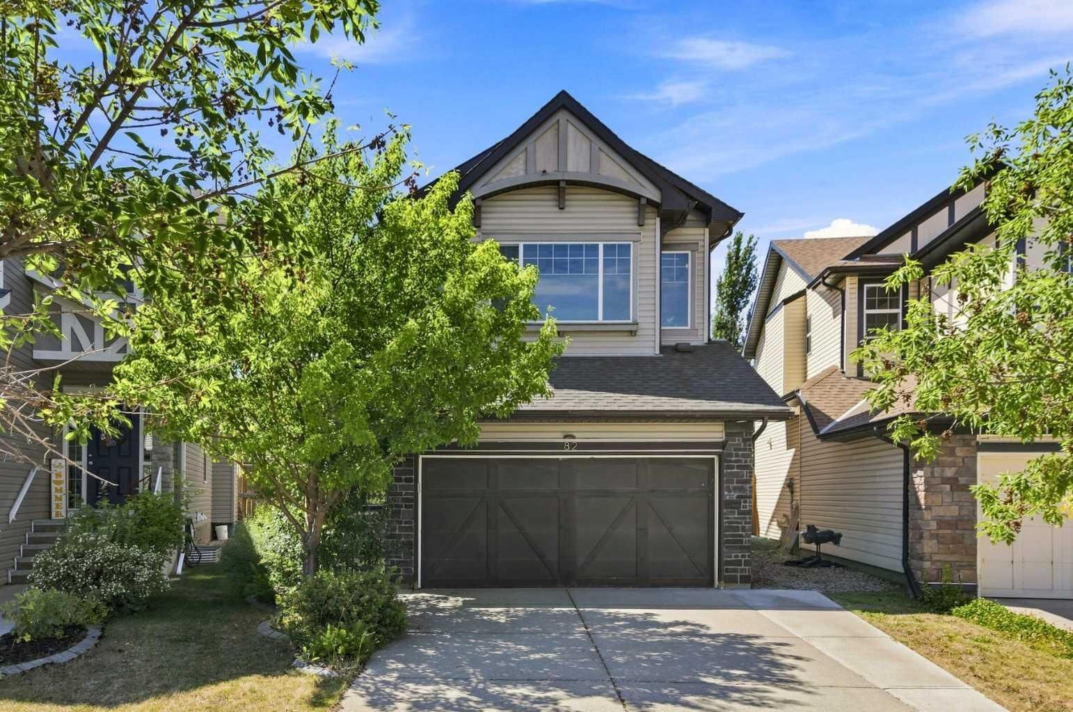 Property Photo: 82 Brightonwoods Green SE AB T2Z 0V8