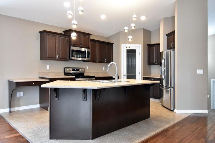 Property Photo: 10402 128 Avenue AB T8V 6J5
