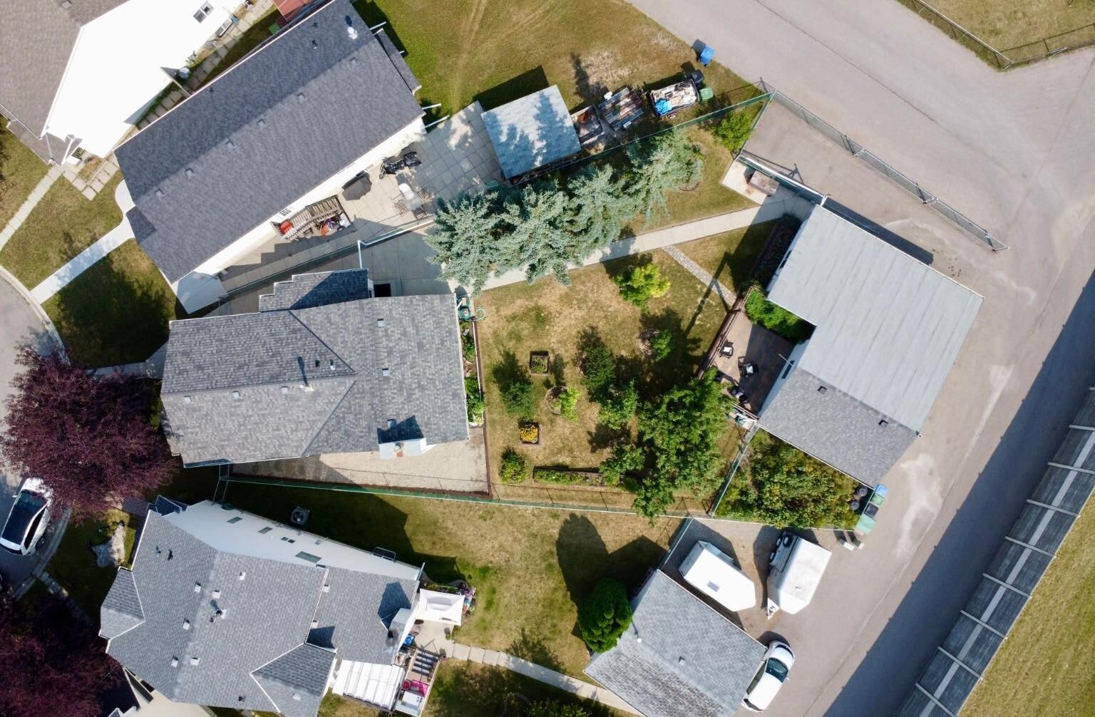 Property Photo: 246 Mt Lorette Place SE AB T2Z 2L9