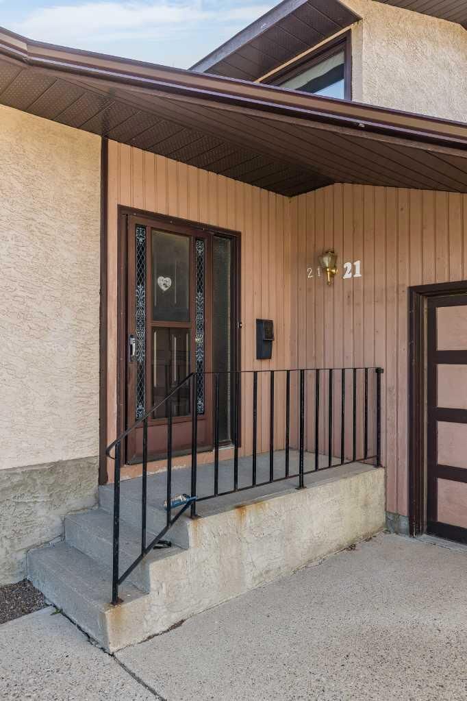 Property Photo: 21 Rundle Crescent SE AB T1B 3W8