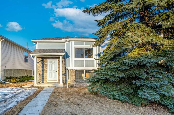 4249 Catalina Boulevard NE — photo 1