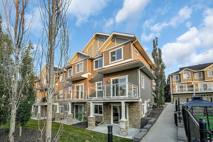 Property Photo: 570 Evanston Manor NW AB T3P 0R8