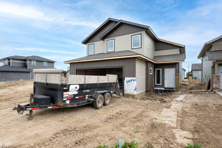 1305 56 Avenue — photo 1