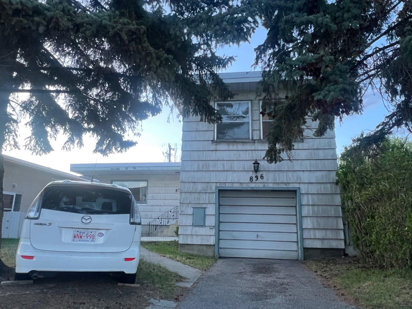 Property Photo: 836 69 Avenue SW AB T2V 0P3