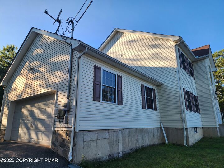 Property Photo:  283 Pocono Boulevard  PA 18324 