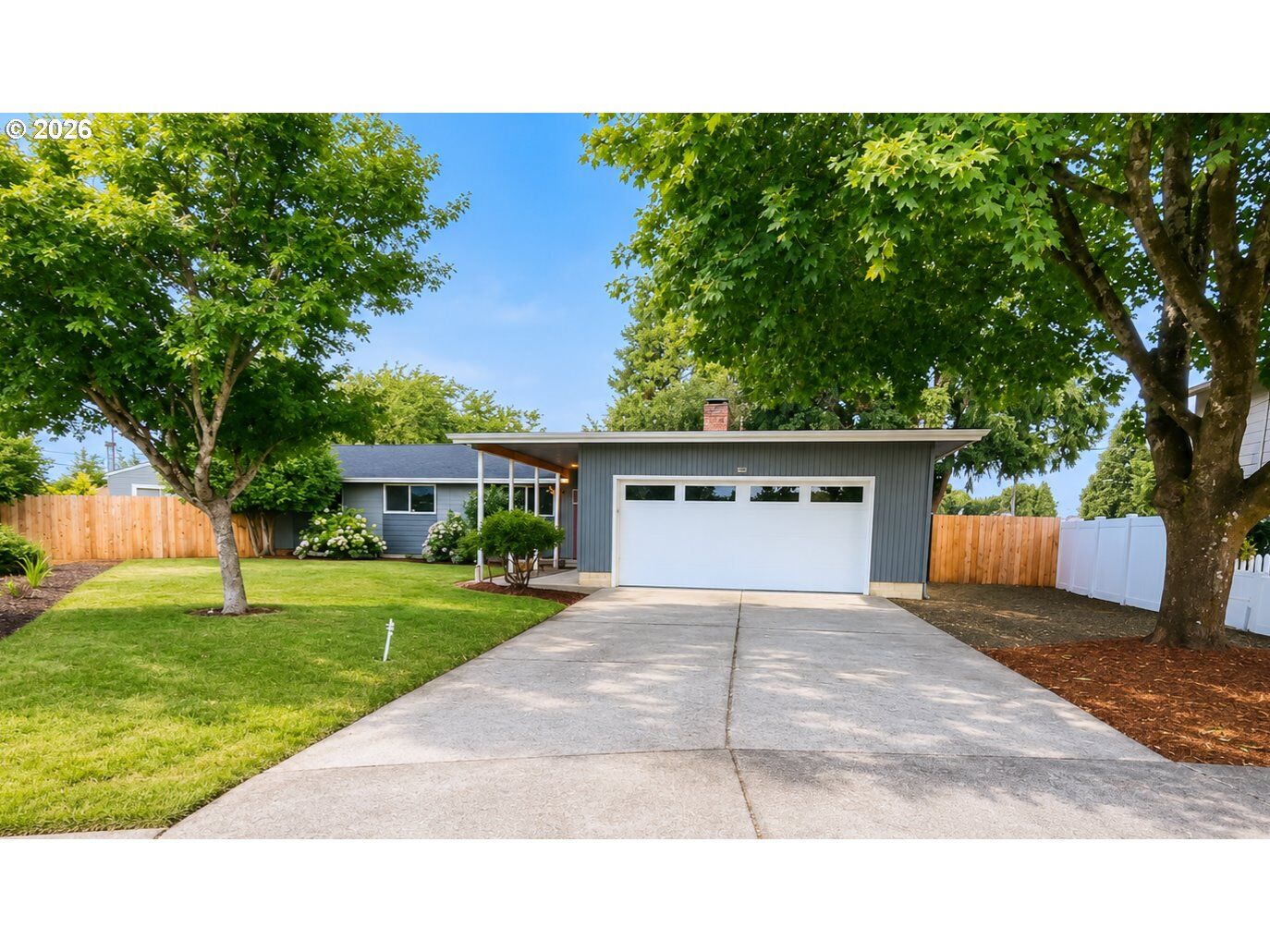 Property Photo: 1100 Quince Dr OR 97448