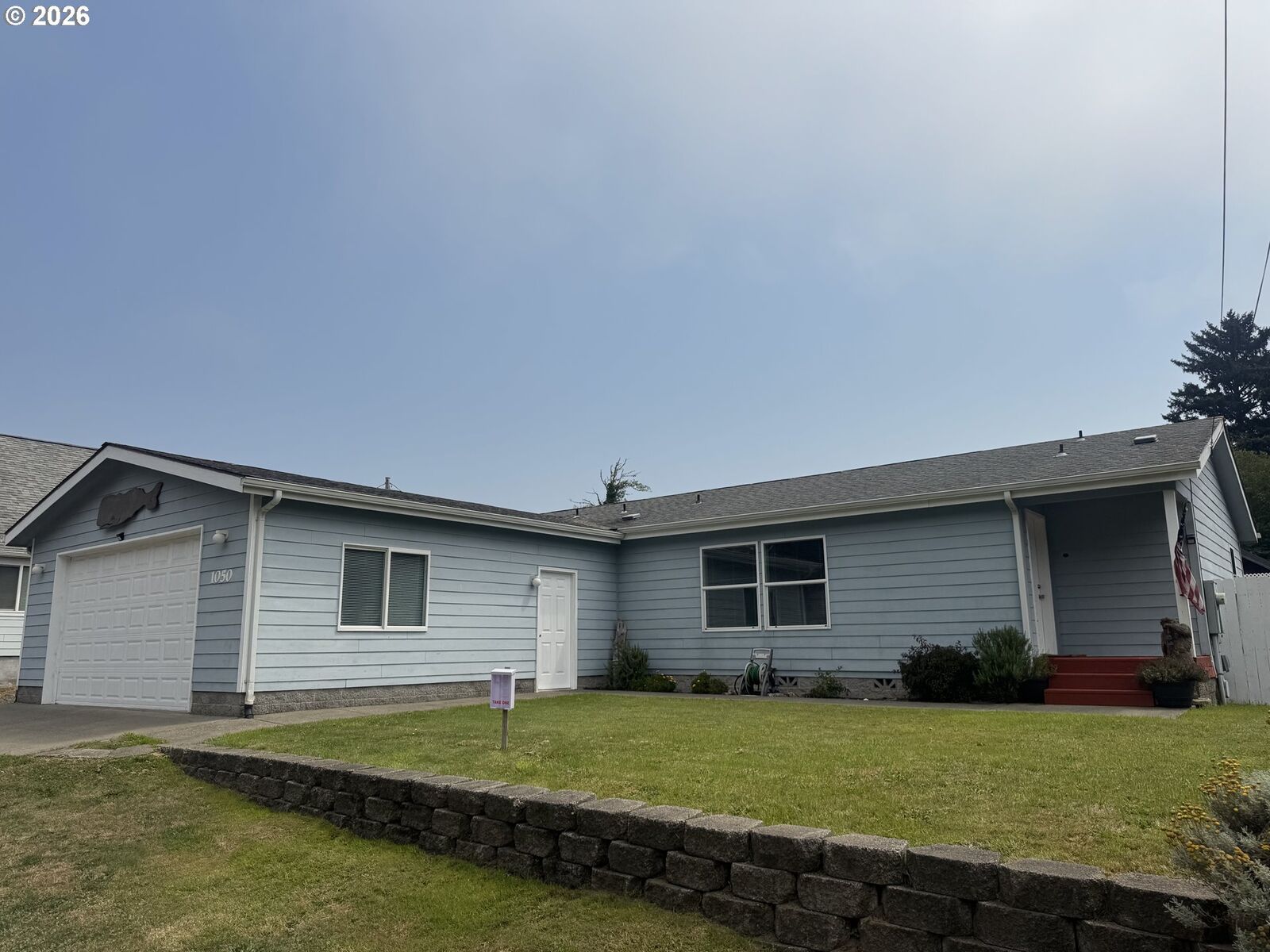 Property Photo:  1050 Broadway Ave  OR 97467 