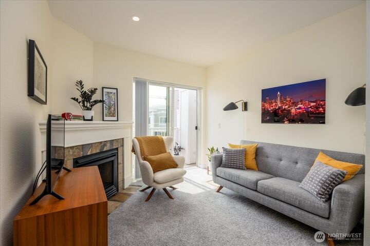 Property Photo: 1545 NW 57th 613 WA 98107