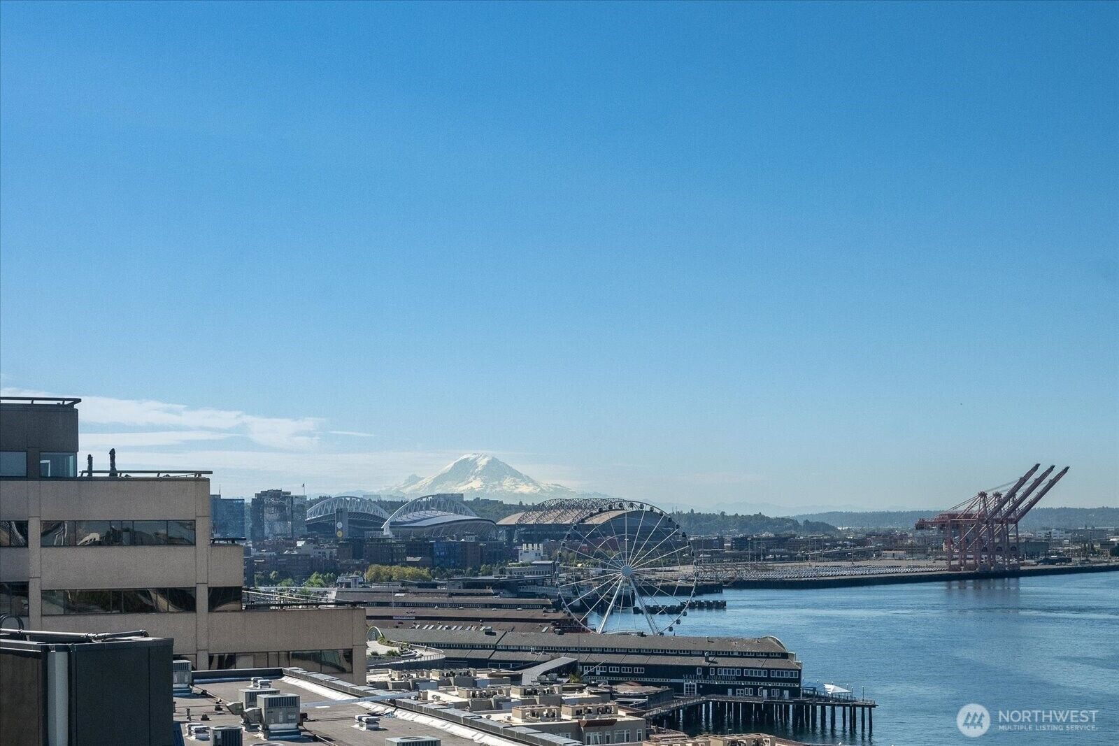 Property Photo:  2125  Western Avenue 3  WA 98121 
