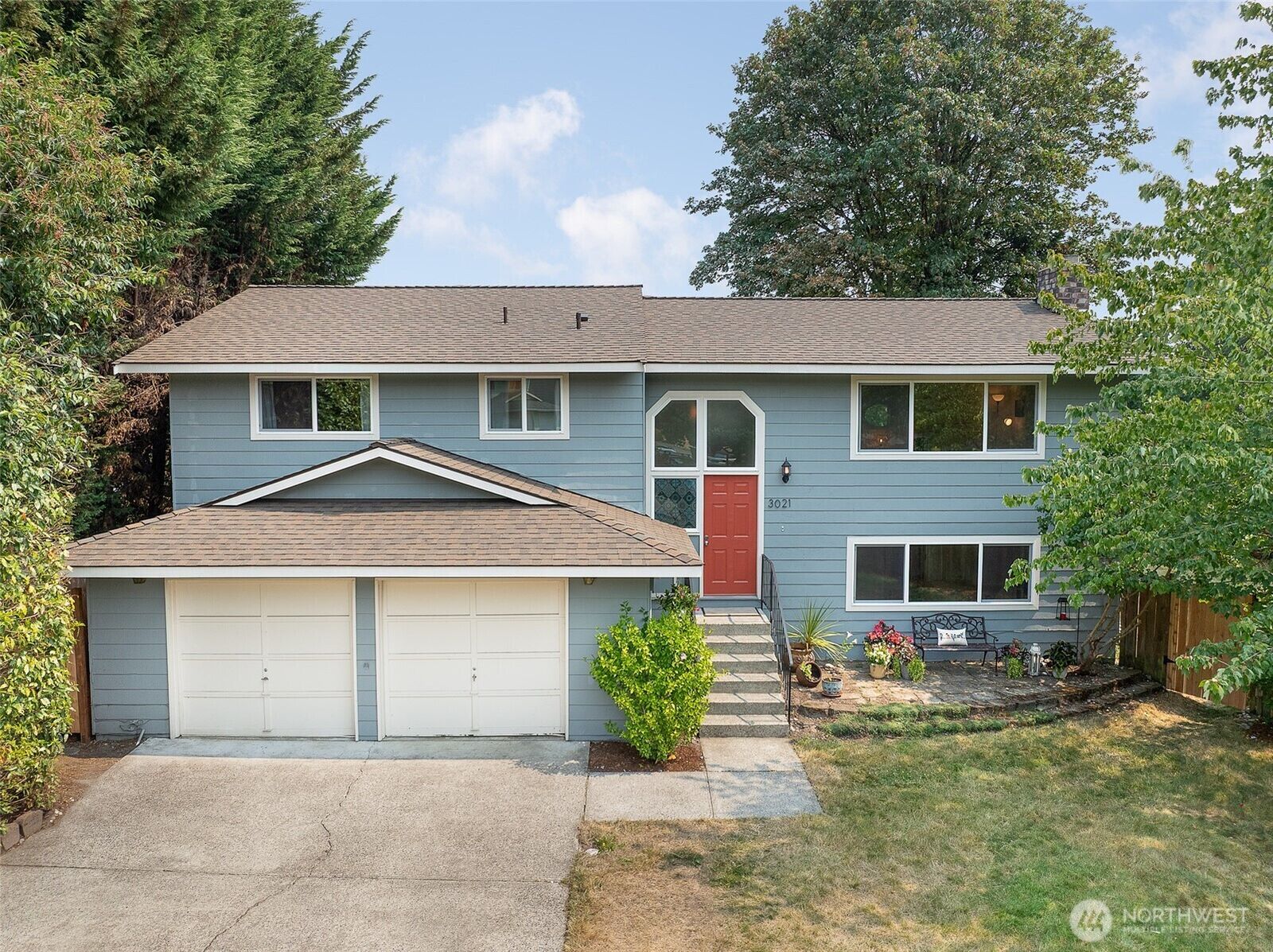 Property Photo: 3021 NE 194th Street WA 98155