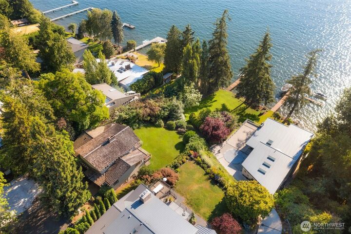 Property Photo:  1300  8th Street W  WA 98033 