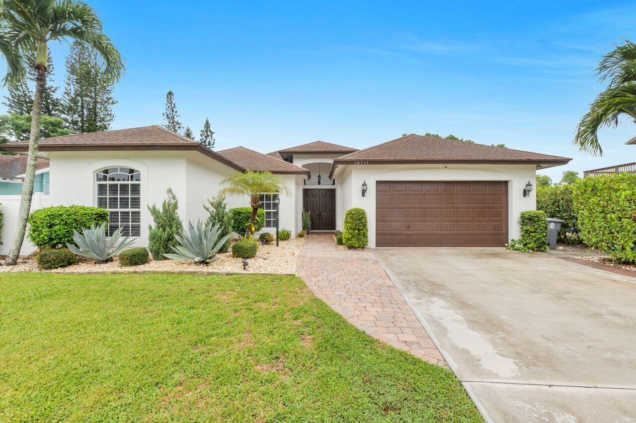 Property Photo: 10715 Cambay Circle FL 33437