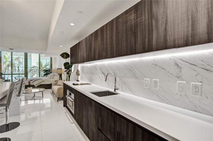 Property Photo:  851 NE 1st Ave 202  FL 33132 