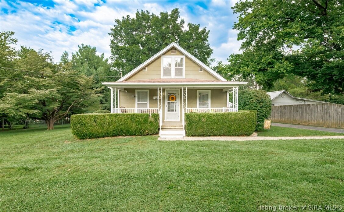 Property Photo:  204 N Washington Boulevard  IN 47167 