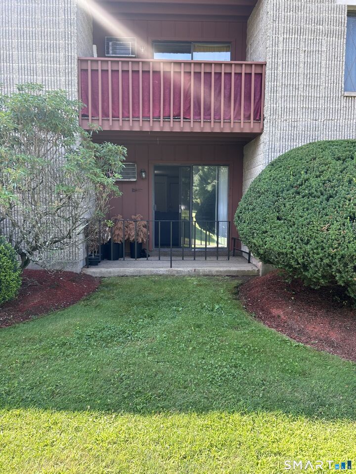 Property Photo:  28 Prospect Street 2  CT 06040 