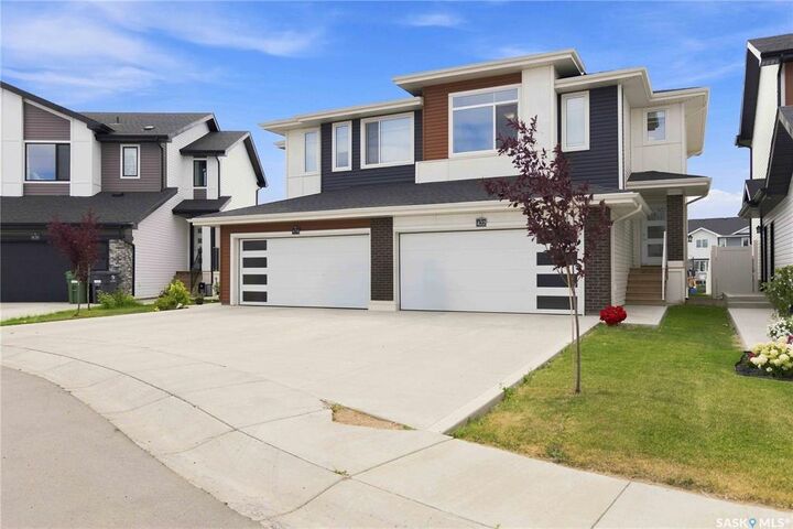 Property Photo:  422 Myles Heidt Manor  SK S7W 1J1 