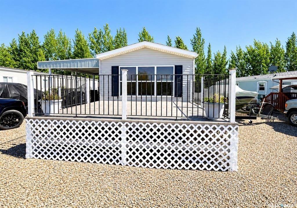 Property Photo: 19 Meadowlark Court SK S0H 3P0