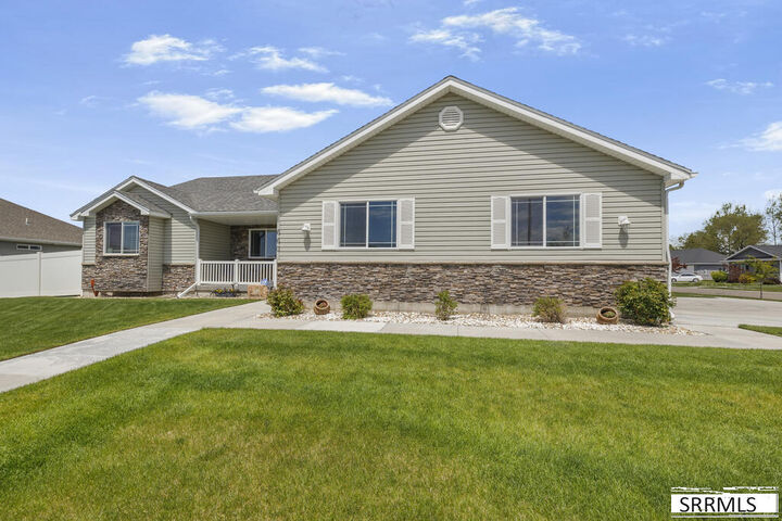 Property Photo:  660 Regency Lane  ID 83402 