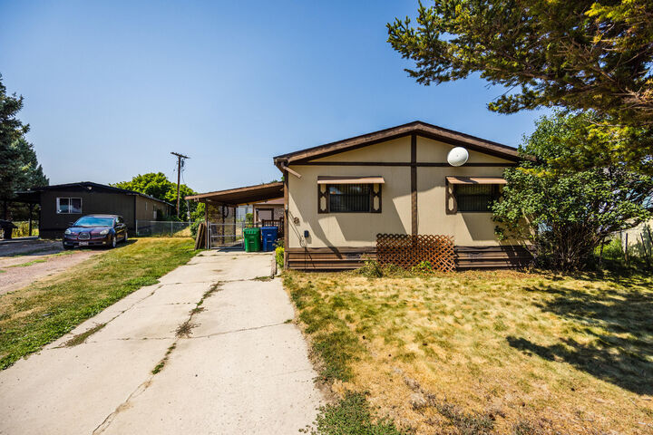 Property Photo:  808 Avoca Avenue 8  WY 82801 