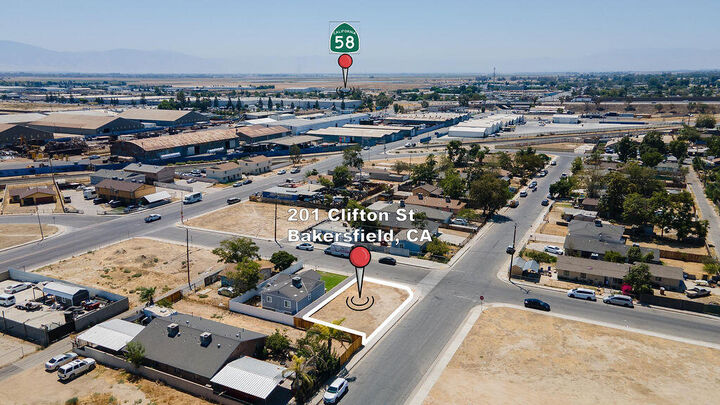 Property Photo:  201 Clifton Street  CA 93307 