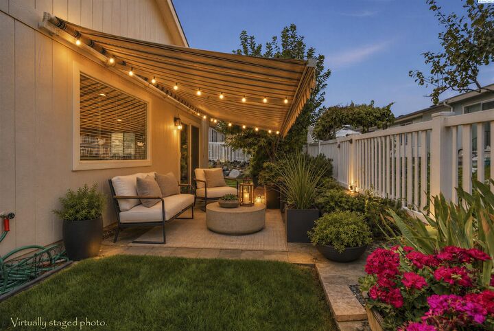 Property Photo:  1691 Cactus Loop  WA 99352 