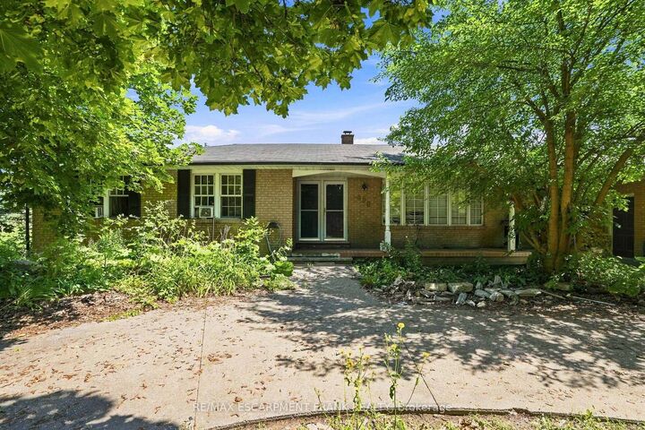 Property Photo: 490 Tapleytown Road ON L8J 3K6