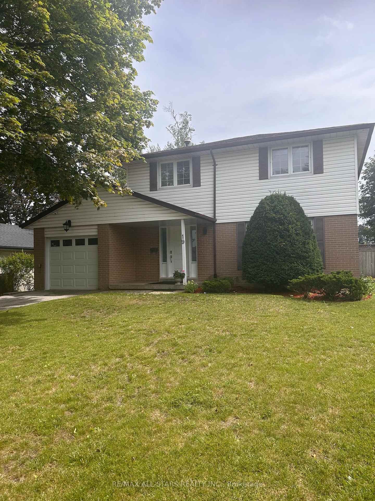 Property Photo: 19 Portico Drive ON M1G 3R4