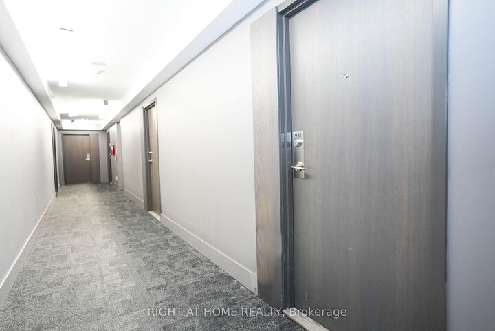 Property Photo: 68 Abell Street 938 ON M6J 0B1